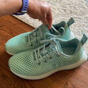 Brand new no bull mesh runners. Size 7. Worn maybe four times!